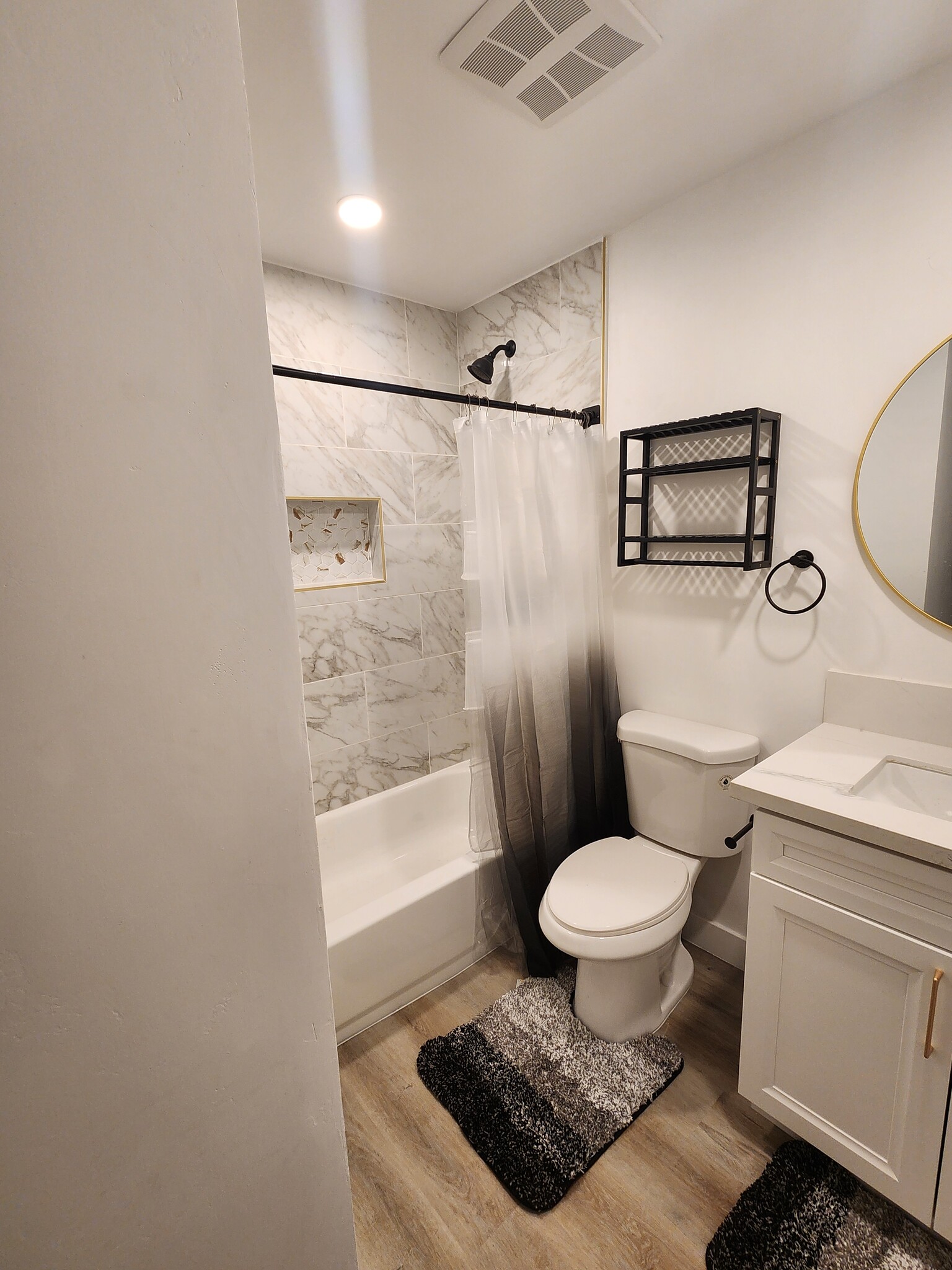 Building Photo - 1320 Vinca Way