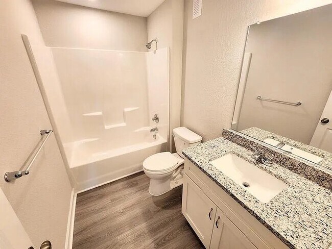 Building Photo - RENOVATED 4 BEDROOM/3 BATH IN NORFOLK! READY FOR RENT!!