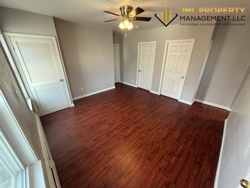 Building Photo - 834 Eastern Ave