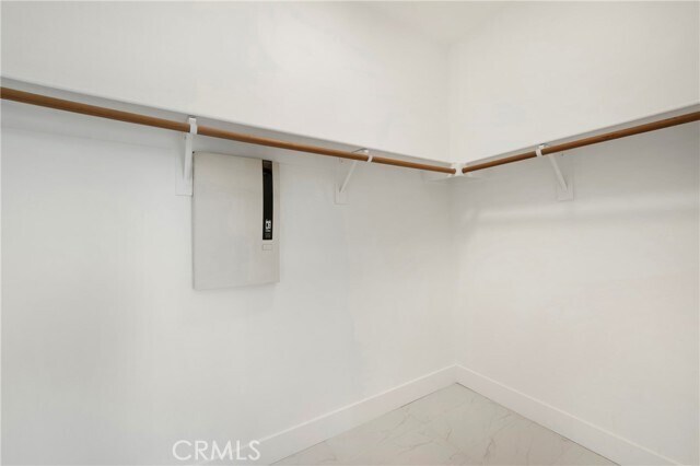 Building Photo - 175 Kingswood