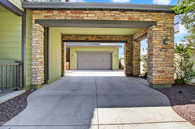 Building Photo - 20823 W Western Dr