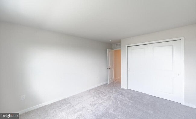 Building Photo - 715 Platinum Dr