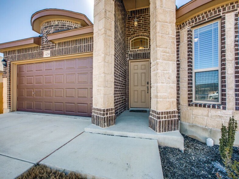 Building Photo - 6210 Katy Star