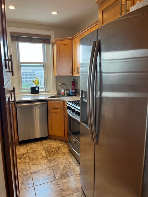 Building Photo - 1954 Columbia Rd NW