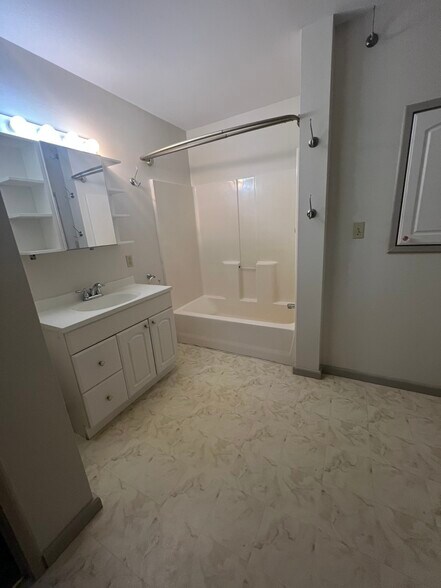 Building Photo - 24 Beckett Dr