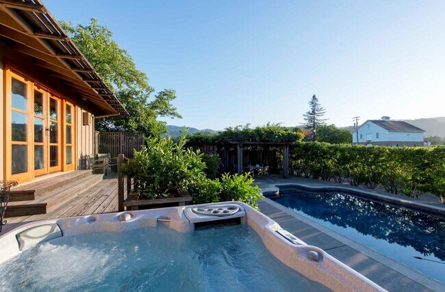 Building Photo - 430 Pratt Ave