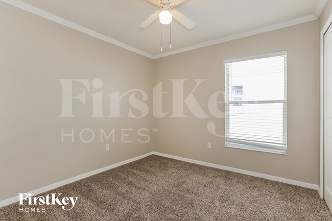 Building Photo - 2202 Cattleman Dr