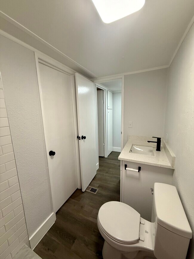 Building Photo - 516 De Resine Carre St