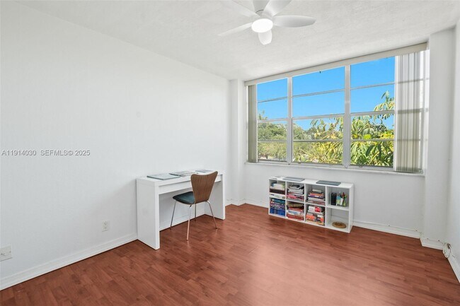 Building Photo - 2771 Taft St