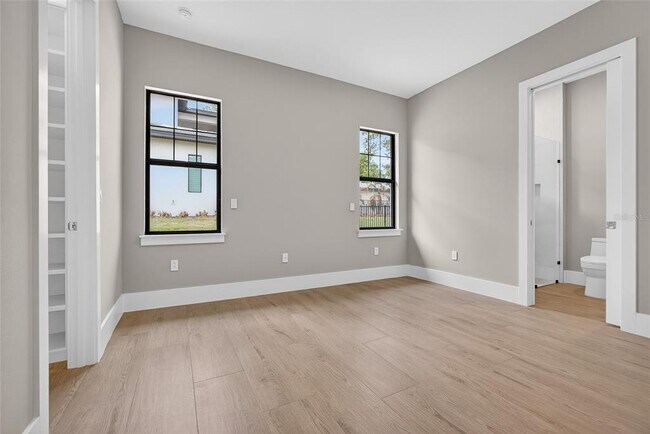 Building Photo - 16130 Pendio Dr