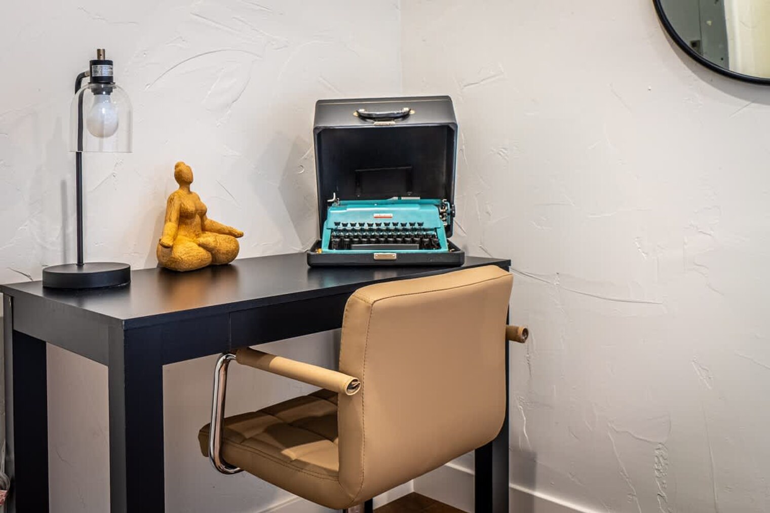 Building Photo - 142 Bell St