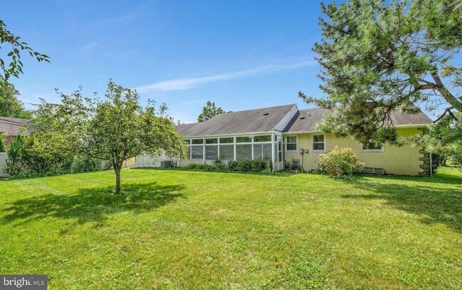 Building Photo - 11 Providence Rd