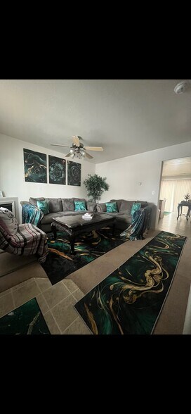 Building Photo - 1602 N Stevens Dr