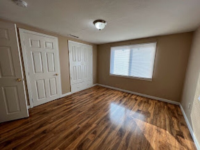 Building Photo - Country Home For Rent!