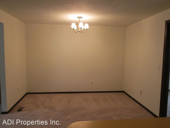 Building Photo - 3 br, 2 bath House - 17640 SW Wright St.