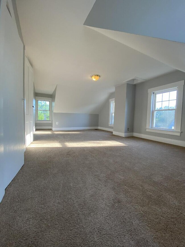 Building Photo - 9 Mt Auburn St