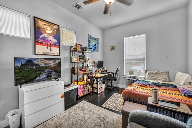 Building Photo - 4517 Depew Ave