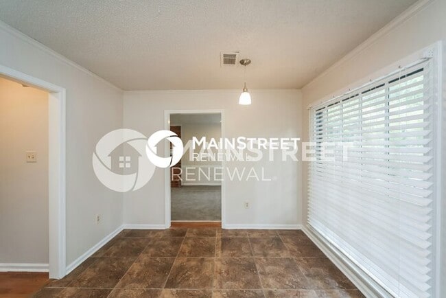 Building Photo - 4 Bedroom Pet-Friendly Home in Cordova, TN with Main Street Renewal