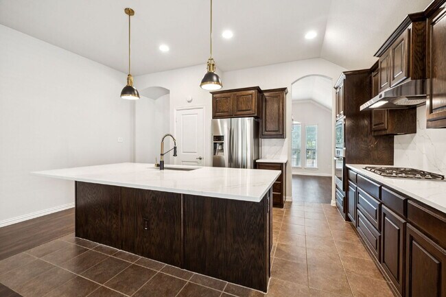 Building Photo - 2317 Houston Dr