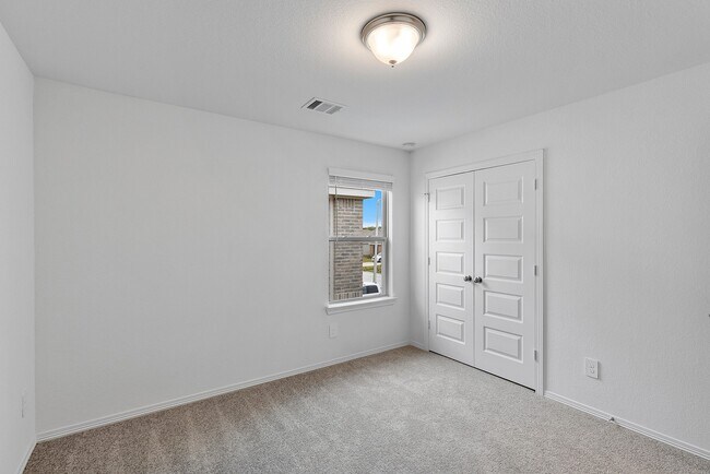 Building Photo - 9658 Caney Trails Rd