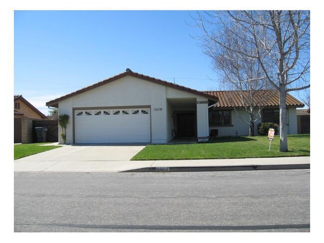 Primary Photo - Nice Renovated 3bdrm Home