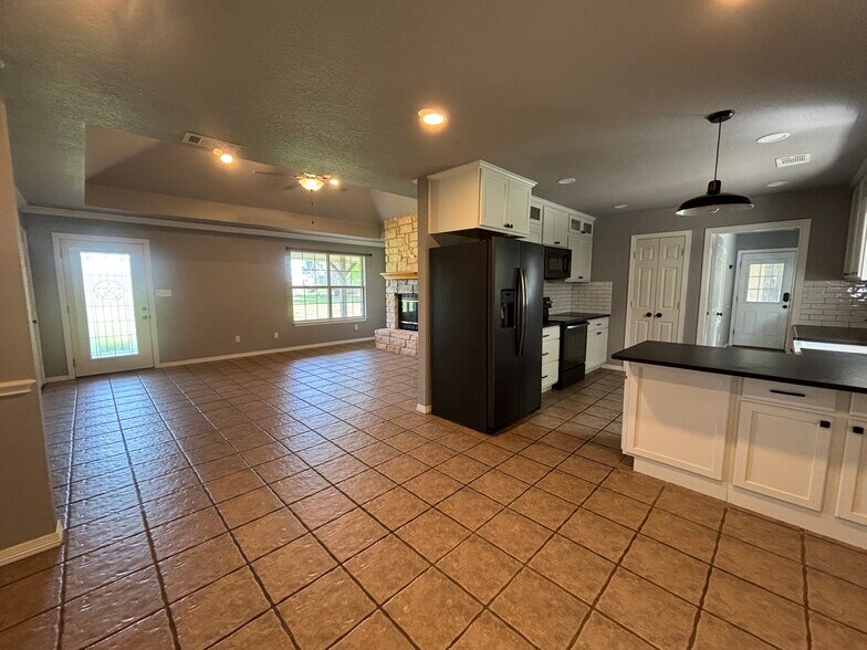 Building Photo - 4196 S FM 51