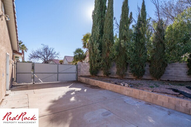 Building Photo - Pet Friendly - 4 Bed 2 Bath for rent in St. George