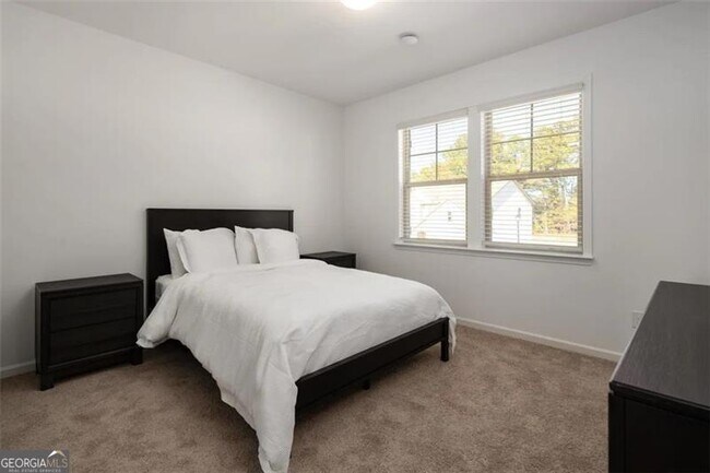 Building Photo - 2176 Derrick Dr