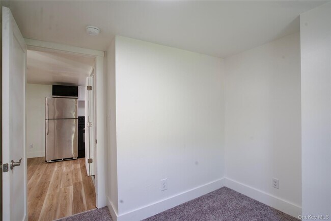 Building Photo - 120 Main St