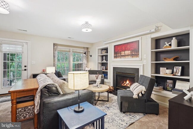 Building Photo - 6667 Debra Lu Way