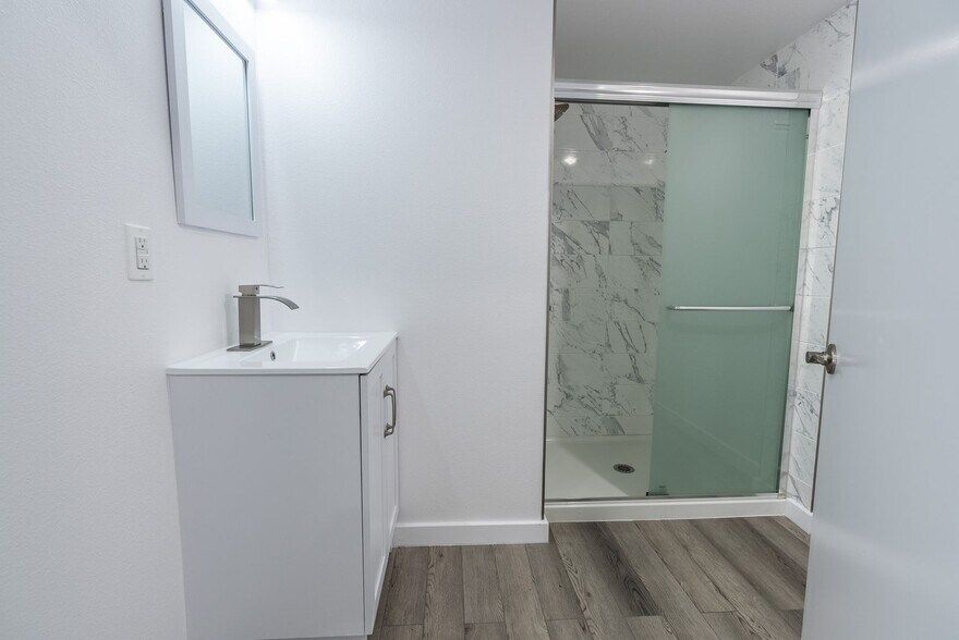 Interior Photo - 312 S Willaman Dr