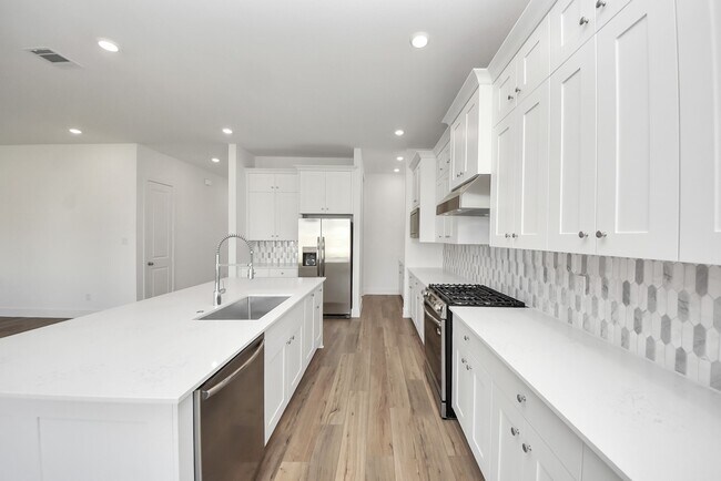 Building Photo - 31046 Vintage Crk Ln