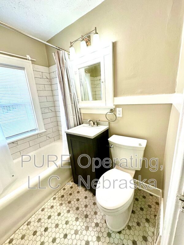 Building Photo - 217 N 49th St