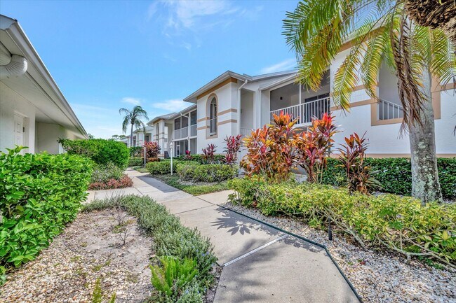 Building Photo - Golf Membership Included • 6-12 Months Lease • 2 Bedroom Condo