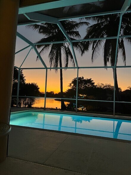 Building Photo - 11305 Longshore Way E