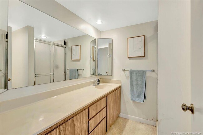Building Photo - 2930 SW Sunset Trace Cir