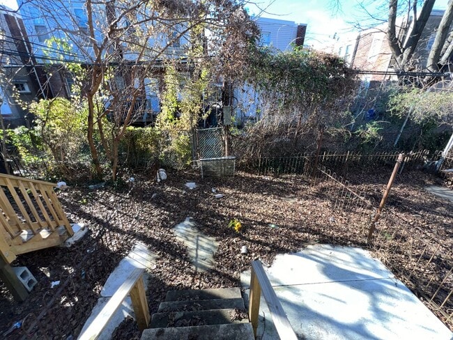 Building Photo - Beautiful 3 Bedroom Home