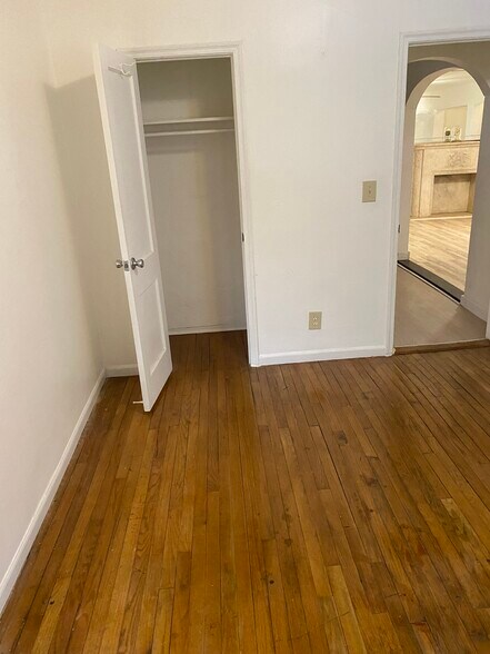 Building Photo - 1588 NE 110th St