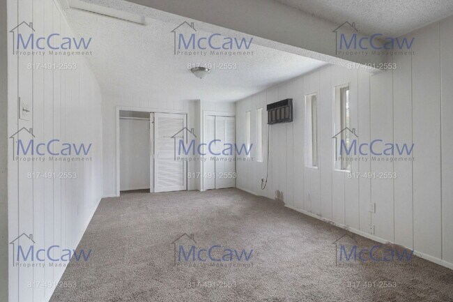 Building Photo - 425 Highcrest Dr