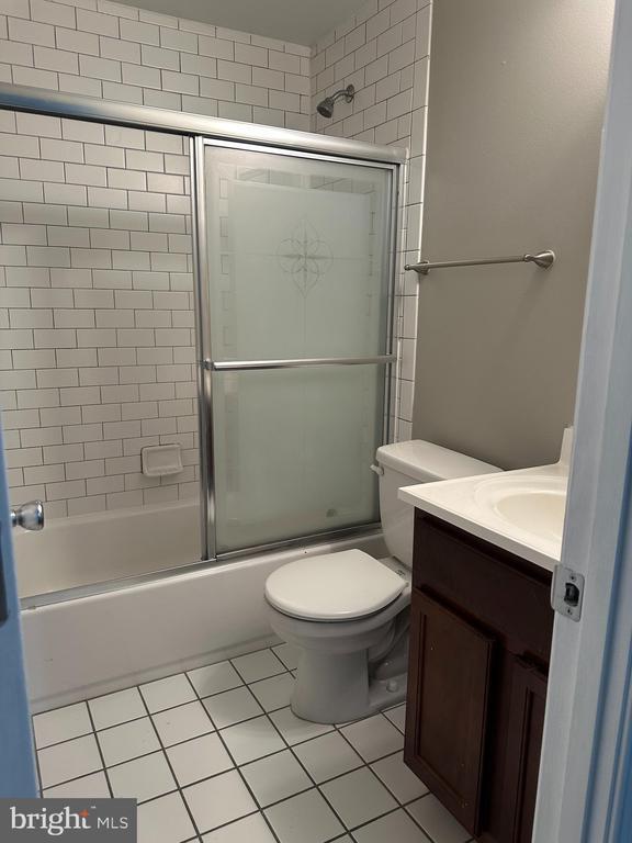 Building Photo - 1848 Foxdale Ct