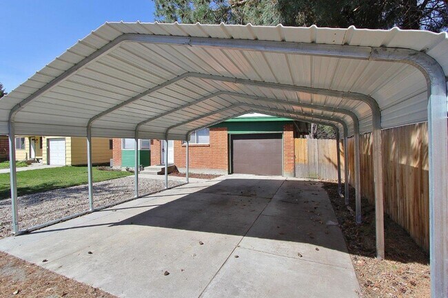 Building Photo - Charming Single-Level Home on Cul-de-sac