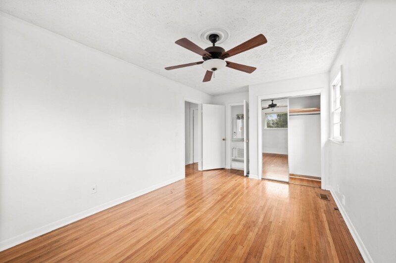 Building Photo - 504 Continental Dr