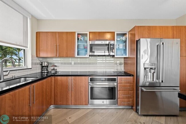 Building Photo - 600 W Las Olas Blvd