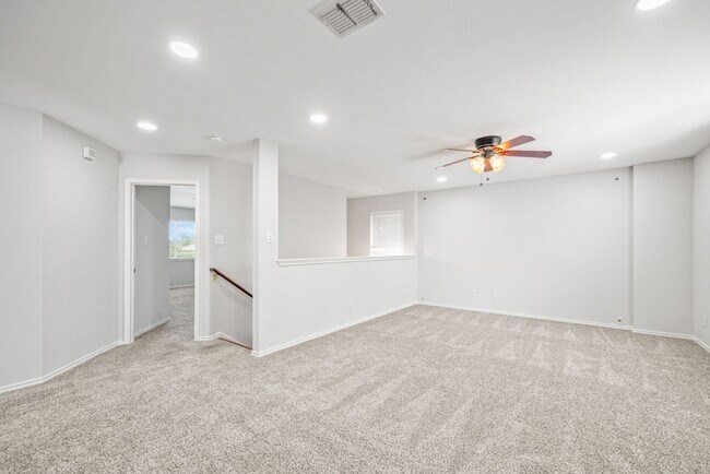 Building Photo - Alamo Ranch Rental!