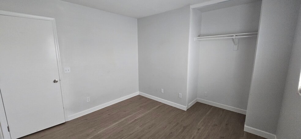 Building Photo - 11602 W Charter Oak Rd