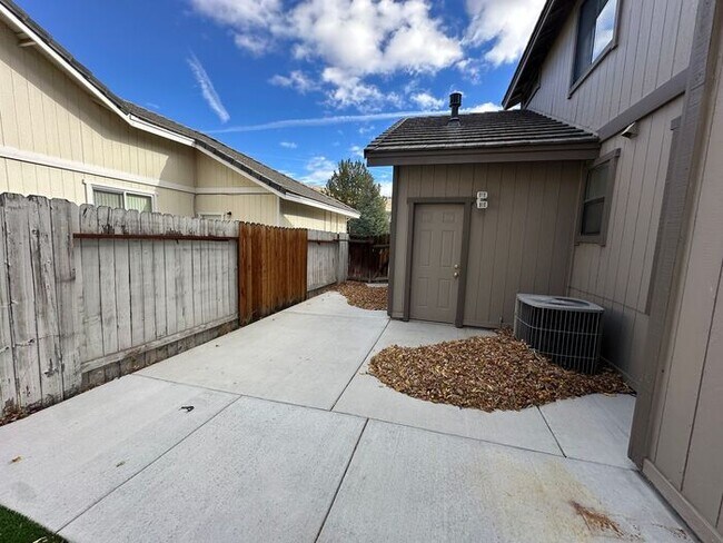 Building Photo - 5375 Santa Rosa Ave