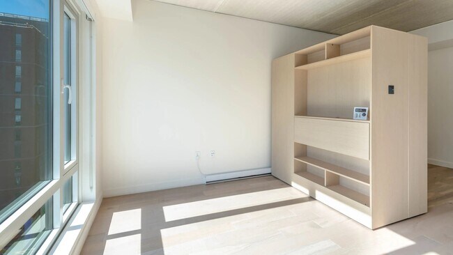 Building Photo - 345 Washington St