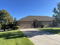 Building Photo - 16161 W 64th Way