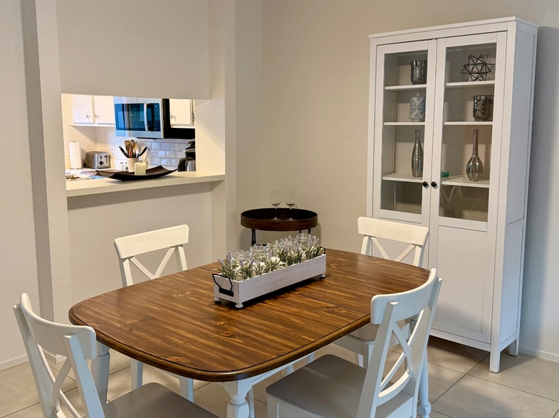 Dining Area - 48724 Desert Flower Dr