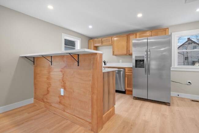 Building Photo - 17 Bridge St